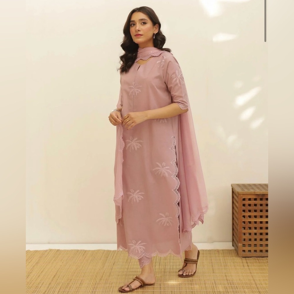 Elegant Pink Embroidered Kurta Set